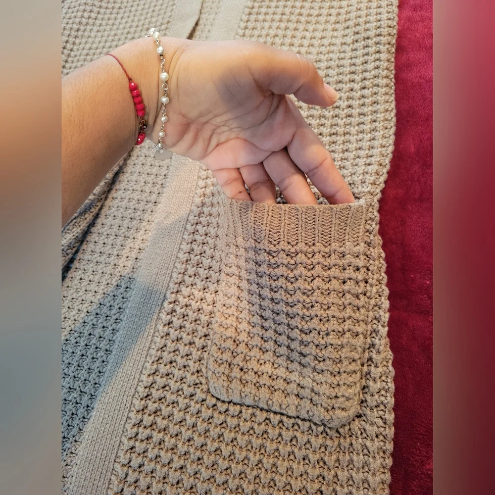 Cardigan - Picture 4 of 4